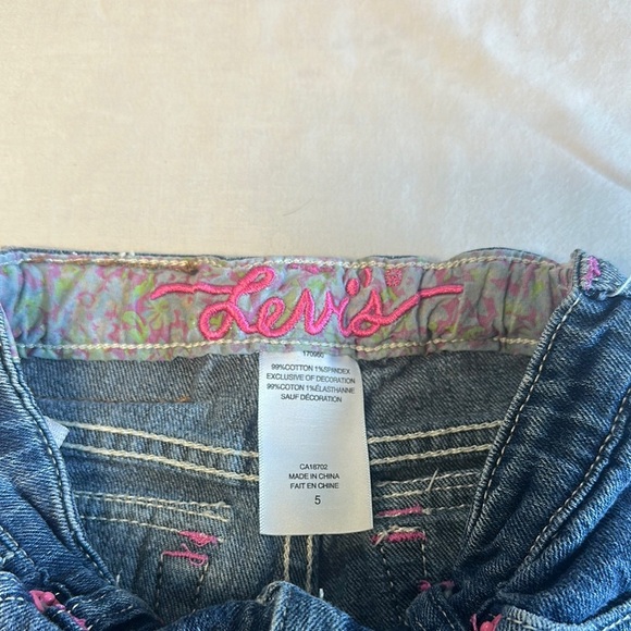 Levi’s - Blue and Pink Cropped Denim Jeans with Belt Loops - Picture 5 of 5